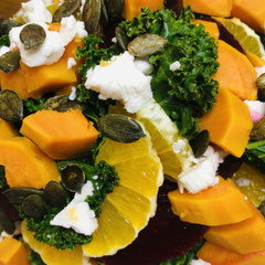 Veganer Wintersalat mit Grünkohl und Orange