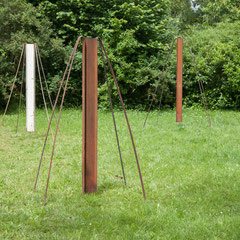 Sculptures en acier dans un parc