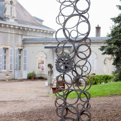 Sculptures en acier dans un parc