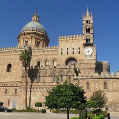 Palerme - La cathédrale dédiée à Notre Dame de l'Assomption. Abrite la sépulture de Ste Rosalie patronne de Palerme.