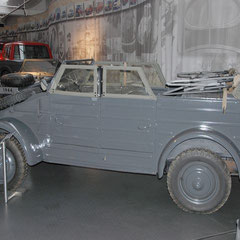 Kübelwagen von 1944. 4 Zylinder Boxer mit 1,1l Hubraum und 25PS.