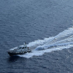 Der Lotse verlässt wieder das Schiff