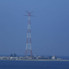 Der mittlerweile außer Betrieb befindliche 232m hohe "Pilone di Torre Faro"