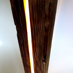 Altholz Stehleuchte Edelstahlsockel LED geflammt, Reclaimed wood floor lamp flamed stainless steel base LED