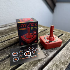 Das Bild zu Männerquatsch Podcast Folge 201 zeigt den Pac-Man CX40+ Joystick Red. 