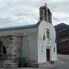 Le col de Stavros et sa chapelle Kétamotis.