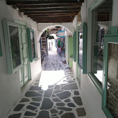 Naxos - Old market: une ruelle.