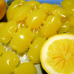 Eiswürfel aus Zitronensaft