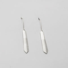Boucle-d-oreille-argent-epurees-creation-contemporaine-bijoutier-joaillier-cantal-auvergne-rhone-alpes