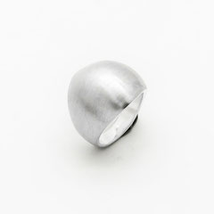 Bague-boule-argent-femme-creation-contemporaine-bijoutier-joaillier-auvergne-rhone-alpes