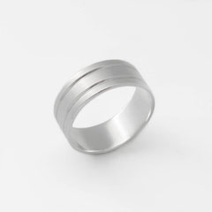 Bague-epuree-gravure-double-sillon-argent-femme-creation-contemporaine-bijoutier-joaillier-auvergne-rhone-alpes