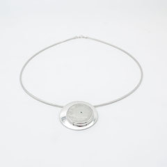 collier-argent-quartz-solaire-creation-contemporaine-bijoutier-joaillier-auvergne-rhone-alpes
