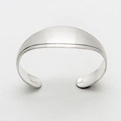 bracelet-jonc-large-contemporain-argent-gravure-homme-femme-bijoutier-joaillier-createur-auvergne-rhone-alpes