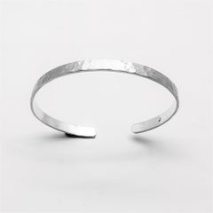 bracelet-fin-jonc-martelage-contemporain-argent-homme-femme-bijoutier-joaillier-createur-auvergne-rhone-alpes