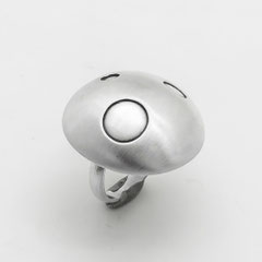 Bague-plateau--bullesrond-argent-femme-creation-contemporaine-bijoutier-joaillier-auvergne-rhone-alpes 