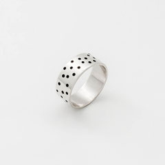 Bague-gravure-argent-homme-femme-creation-contemporaine-bijoutier-joaillier-auvergne-rhone-alpes 