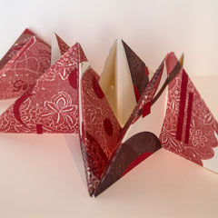 Gemme, 2015, livre objet triangulaire, deux estampes, relief, gaufrage, collage et pliage. Portfolio 7,5 X 15 X 2,8 cm avec papier Somerset par Nicole Doré Brunet