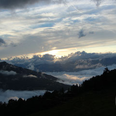 Depuis la fenêtre d'un téléphérique m'amenant à un observatoire - Suisse, Août 2014