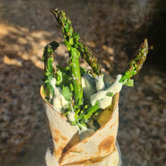 Wrap mit Lachs und Spargel 