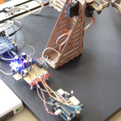 Imagen del robot con detalle en el procesador. Tomado de htxt.africa