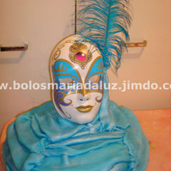 Bolo Máscara de Carnaval de pasta americana