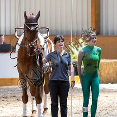Sontje Dorschner mit Longenführerin Heide Pozepnia und Dunhill qualifizierte sich für den 5-Ländervergleichswettkampf 2017- Vielen Dank an KlickVolti (Jürgen Wilfing) für das tolle Bild!