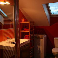Badezimmer mit Dusche  (Foto by artcorbou)