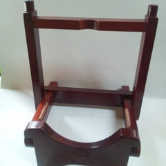 三線スタンド（折り畳み）茶　￥3,500