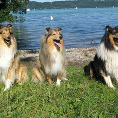 Lennox (li.) mit Indigo und Jeffrey, seinem Onkel 