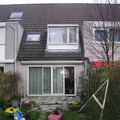 Deze tussenwoning is door ons voorzien van een serre / uitbouw. Door de beperkte werkruimte en slechte toegankelijkheid is veel handwerk verricht.