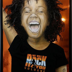 "We will rock you", Serie "fremd : vertraut", Assemblage mit Ölmalerei und Textilem 