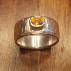 Silberring mit gelbem Saphir