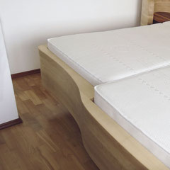 Bett-Fußteil rechts, lange Seite