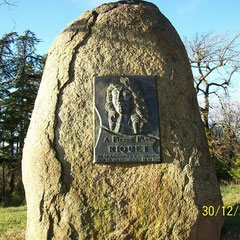 stèle du bassin de St Ferréol
