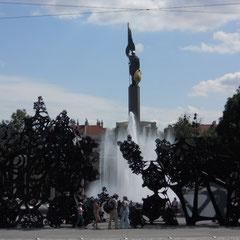 Hochtrahlbrunnen Schwarzenbergplatz