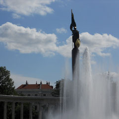 Hochtrahlbrunnen Schwarzenbergplatz