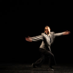 Fotografia Fine Art di danza contemporanea interpretata da Elisabetta Da Rold sulla canzone Ti te se no di Enzo Jannacci