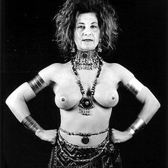 Fotografia fine art dal portfolio La Strega: interpretazione della strega Karabà, ripresa da Alessandro Tintori.