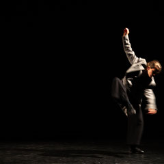 Fotografia Fine Art di danza contemporanea interpretata da Elisabetta Da Rold sulla canzone Ti te se no di Enzo Jannacci