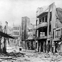 La ville de Guernica après le bombardement