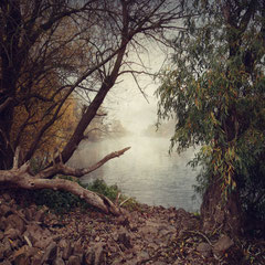 I LIVE BY THE RIVER (I)