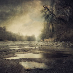 DROWNING IN DRY RIVERS