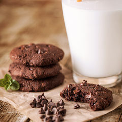 Dunkle Cookies mit Kokosblütensirup