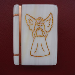 Engel weiss mit Kupfer Abschluss, H 7.5 cm, B 6 cm,   35 Fr.