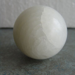 China weiss, gestreift, Durchmesser 5 cm, 210 gr.    12 Fr.