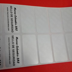 Etiqueta TMV2550, 25x50 mm, marcada con cintas premium.