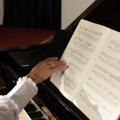 Maria Streltsova, Klavier