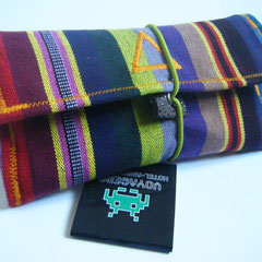 TESTBILD POUCH with a clutch flap and changeable green elastic strip