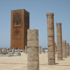 Bild: Turm mit Säulen
