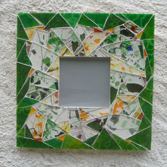 Verre Uruboros, Etain